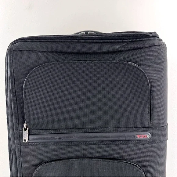 TUMI BLK UPRIGHT ROLLING EXPANDABLE +GARMENT SLEEVE #22034D4-CARRYON - Picture 2 of 16
